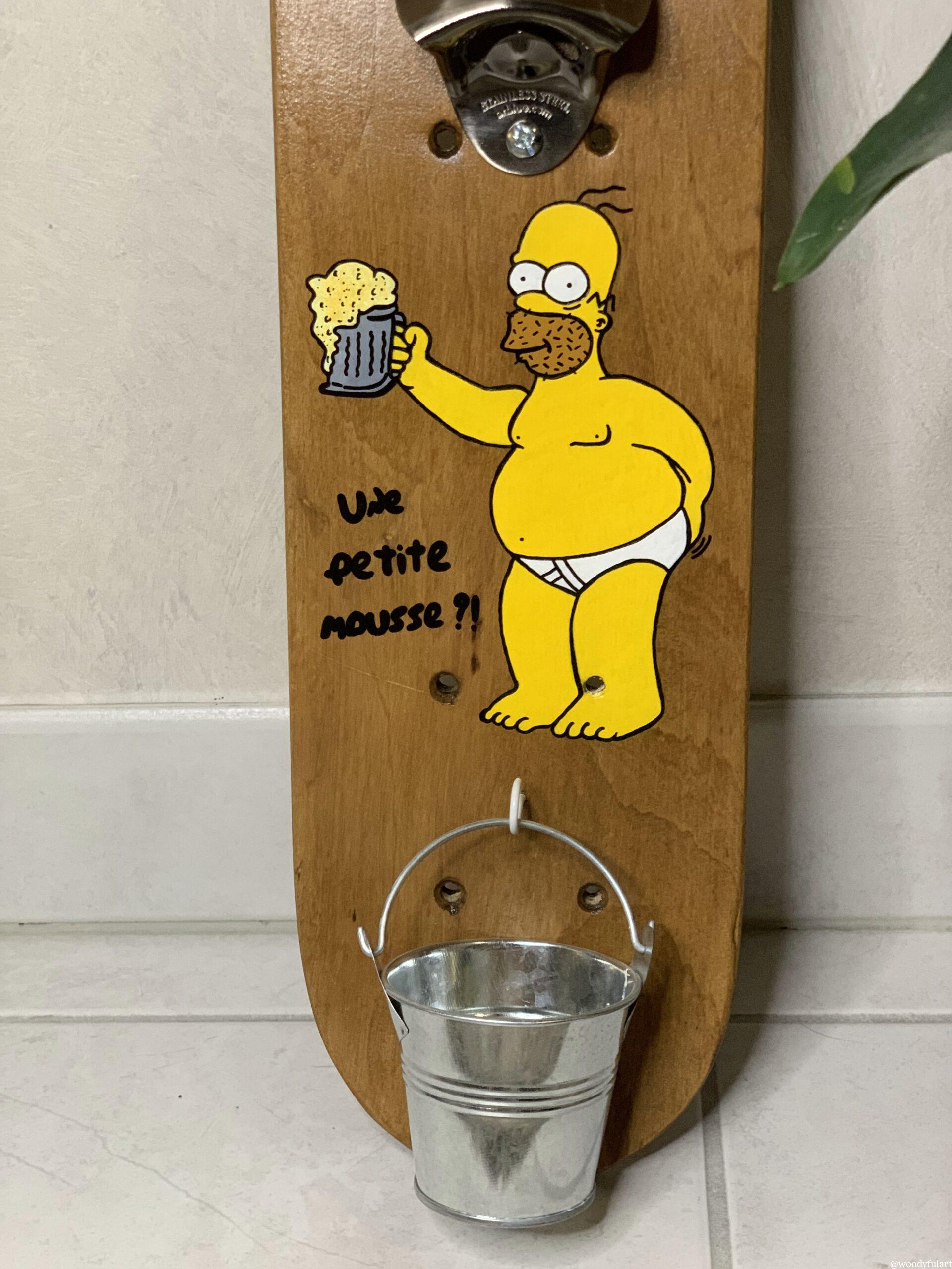 ancien skateboard enfant recyclé en décapsuleur personnalisé les simpson homer une petite mousse - woodyfulart