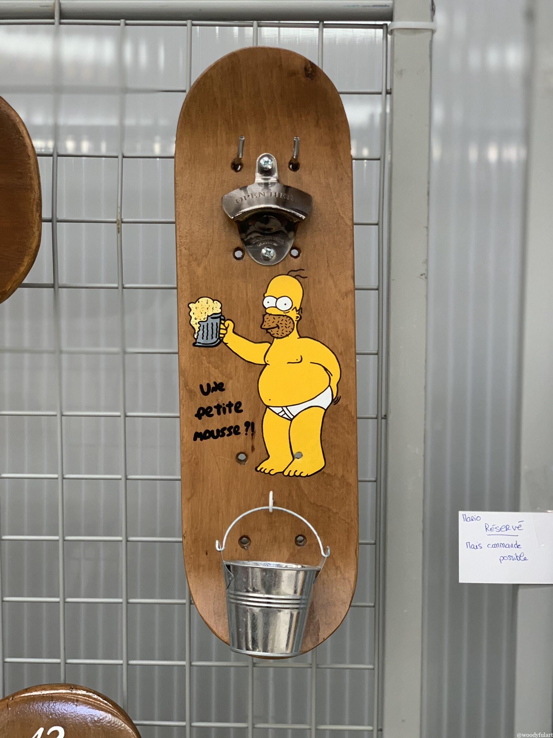 ancien skateboard enfant recyclé en décapsuleur personnalisé les simpson homer une petite mousse - woodyfulart