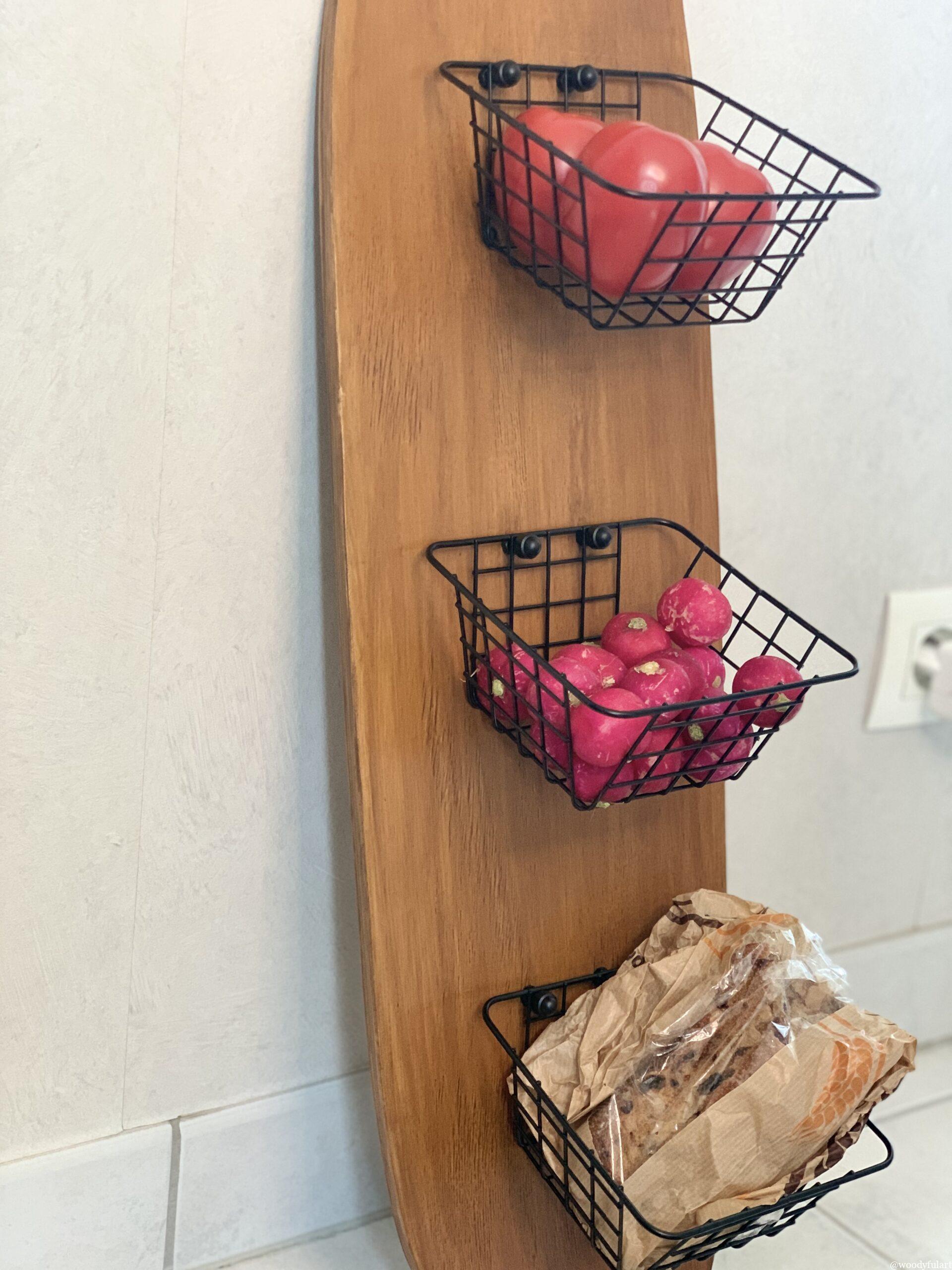 ancienne planche de skateboard recyclé en étagère murale avec panier de rangement - woodyfulart