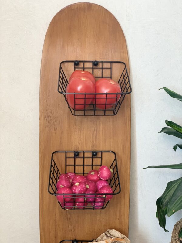 ancienne planche de skateboard recyclé en étagère murale avec panier de rangement - woodyfulart